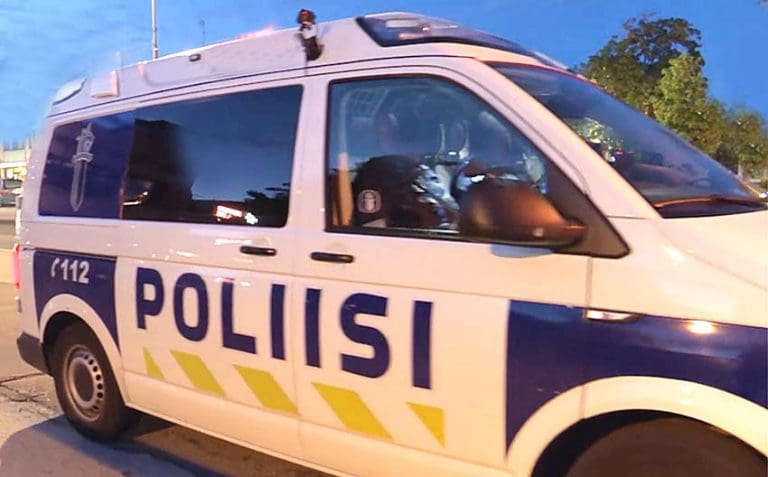 Poliisi Etsii Miestä, Jolla Voi Olla Ratkaisevia Tietoja Rikoksen ...